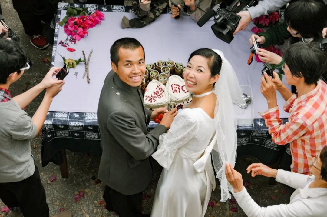 13年無房無車仍開心！高學歷夫妻「棄高薪當農民」，穿二手衣，每月只花100元養孩子