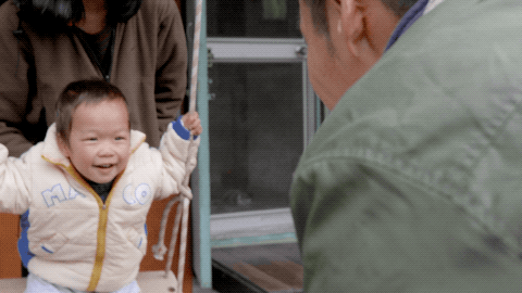 13年無房無車仍開心！高學歷夫妻「棄高薪當農民」，穿二手衣，每月只花100元養孩子