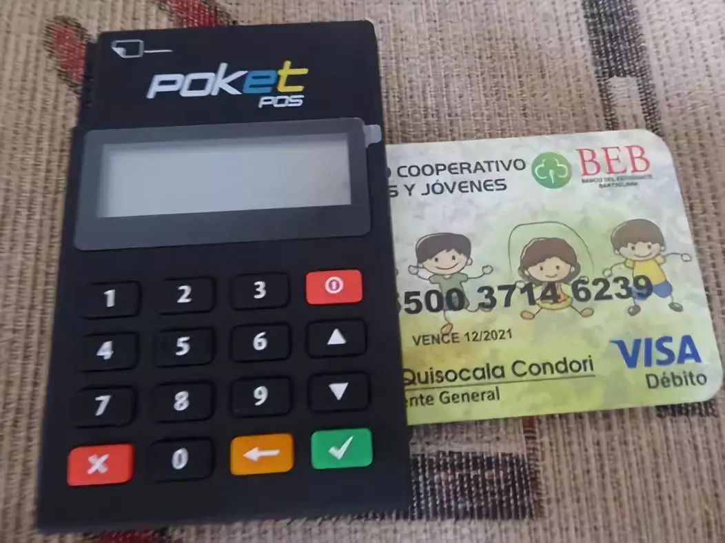 被老師罵瘋子，7歲男孩開「垃圾」銀行，自己當銀行行長，竟有2000人爭相存錢！