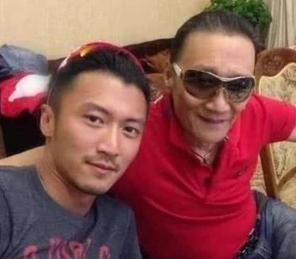 謝賢：不要恨你爸爸，謝振軒七個字讓謝賢流淚，謝霆鋒沉默不言
