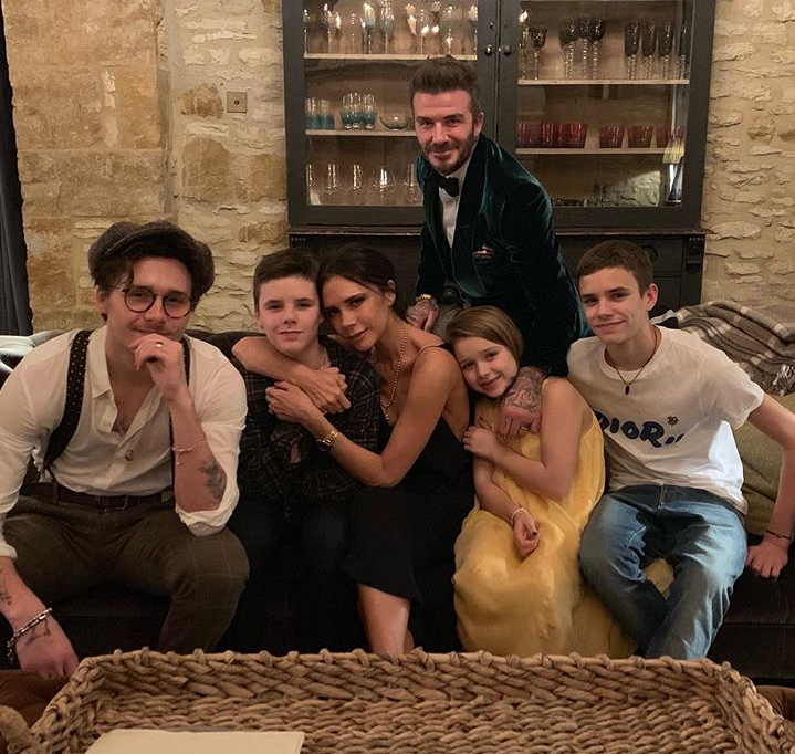 天下男人都一樣!貝克漢「偷瞄啦啦隊正妹」被抓包 貝嫂暴怒「發出最凶狠警告」網笑噴:別惹老婆