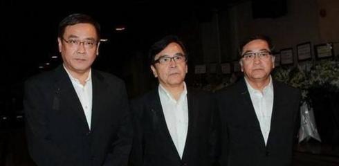  一家都是大明星，若你以為是謝霆鋒家就錯了！「父子四人不同姓」家風令人羨慕！