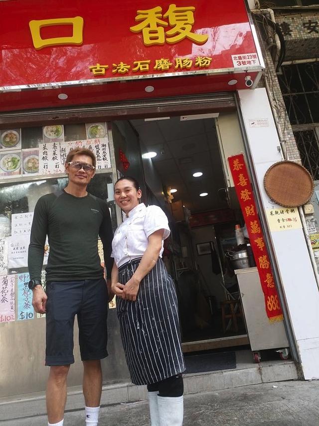 單親媽媽獨扛家計！小店面臨倒閉「受周潤發幫忙」生意爆滿　她心存感激「做善事回報」