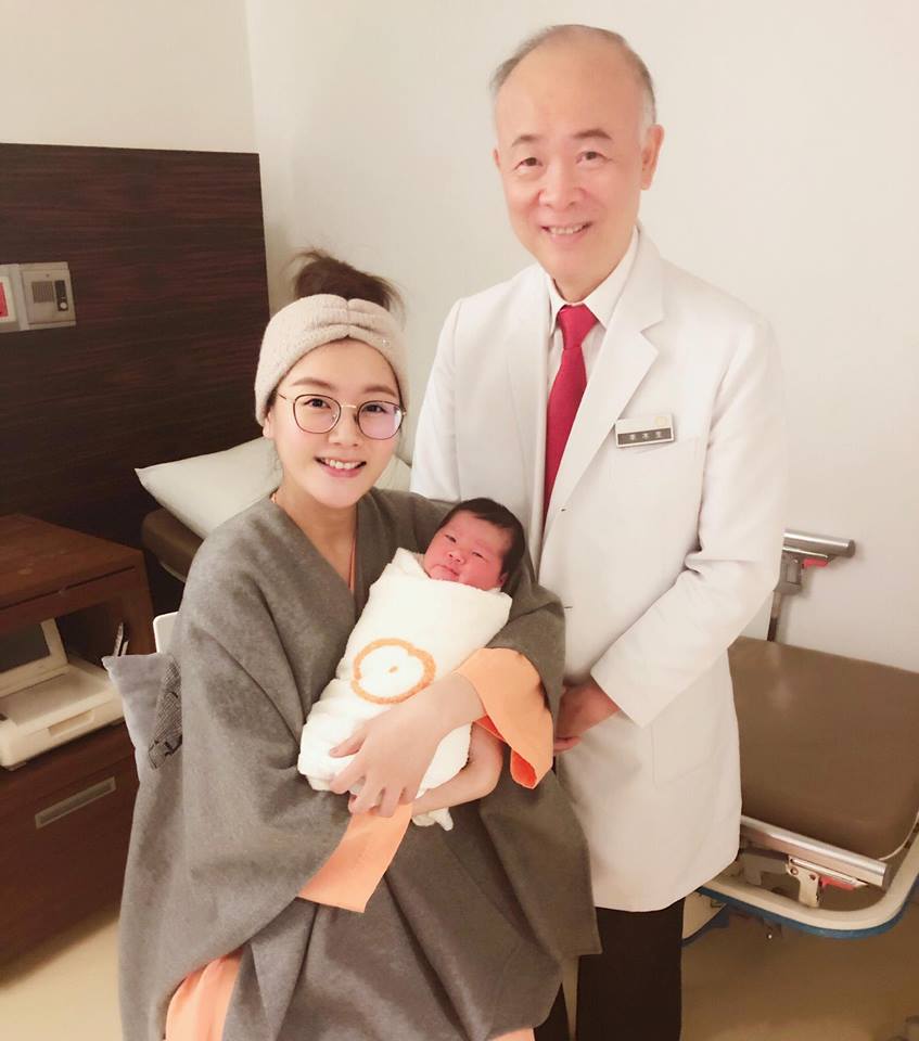 藏了整整10個月！《黑澀會》陶嫚曼嫁超大咖老公　無預警曝光「超萌小千金」震驚粉絲：也太低調