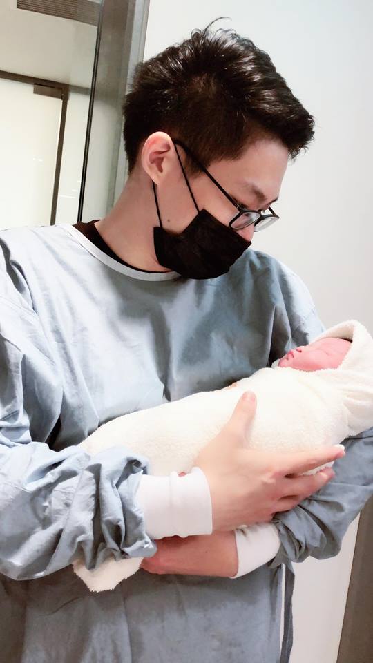 藏了整整10個月！《黑澀會》陶嫚曼嫁超大咖老公　無預警曝光「超萌小千金」震驚粉絲：也太低調