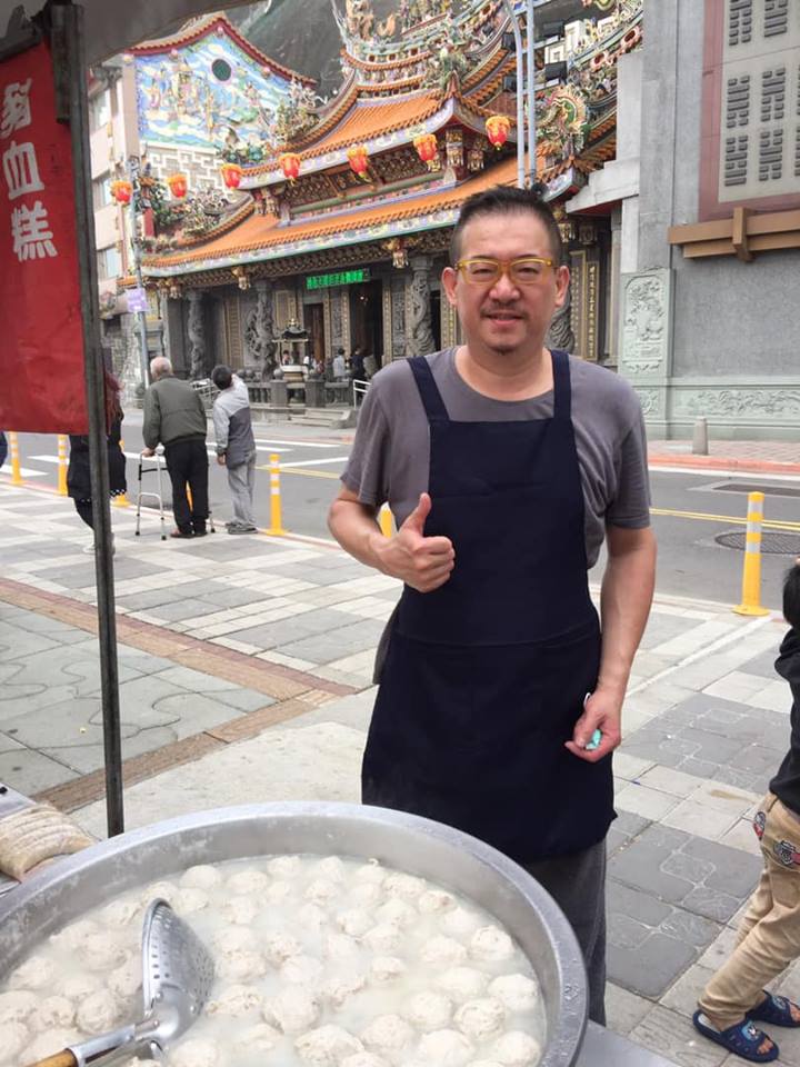 主播轉行賣貢丸！陪妻抗病多年「創業遇難妻偷掏錢」：換我挺你　今「月收百萬」獲CNN讚賞
