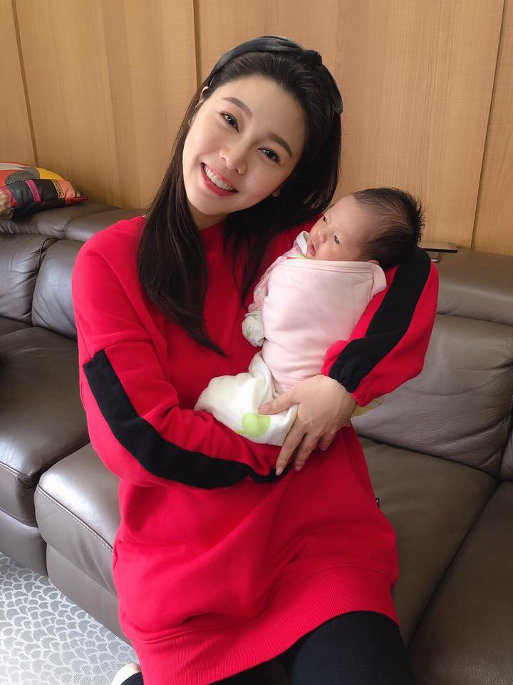 白家綺甜曝「懷孕過得像女王」嫩夫貼身伺候　隔12年懷孕心態轉變：老公是最棒禮物