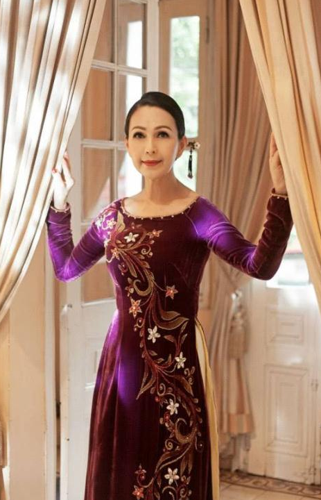 曾紅極一時「日曆女星」60歲近照曝光　舉止優雅從容網驚：這才是真女神