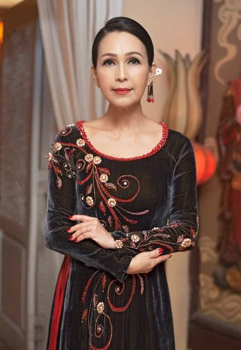 曾紅極一時「日曆女星」60歲近照曝光　舉止優雅從容網驚：這才是真女神