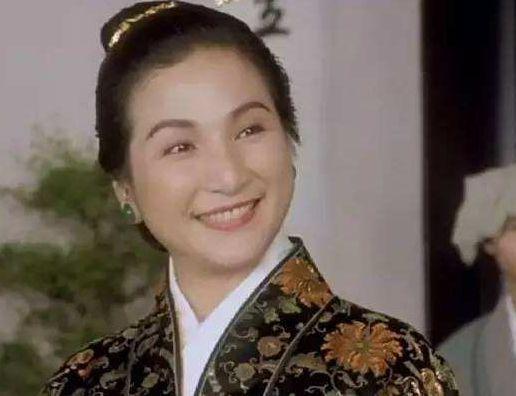 武俠女星嫁豪門為生兒子「懷孕8次、流掉4次」　「離婚獨自撫養4子女」今73歲依舊俏皮