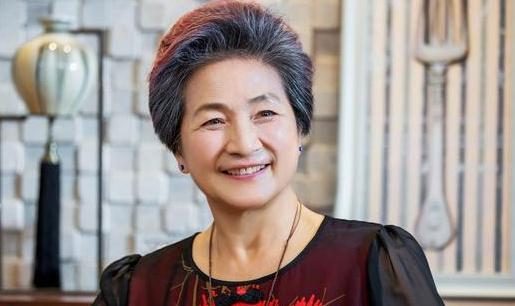 武俠女星嫁豪門為生兒子「懷孕8次、流掉4次」　「離婚獨自撫養4子女」今73歲依舊俏皮