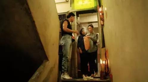 29年前「劉德華的摩托車與吳倩蓮的婚紗」，每一幕都是難忘的經典！