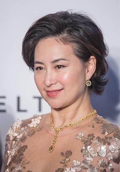 賭王接班人「身價近百億美元」成香港女首富　56歲近照太美身上「一件珠寶要上百萬」