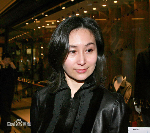 賭王接班人「身價近百億美元」成香港女首富　56歲近照太美身上「一件珠寶要上百萬」