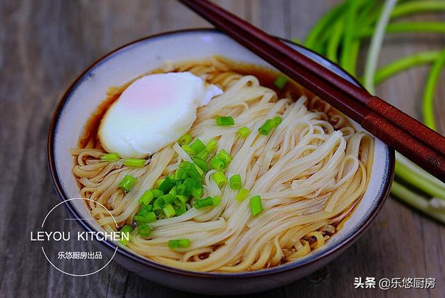 「​10道早餐麵」早起10分鐘煮一碗   吃著舒坦還花不了多少錢