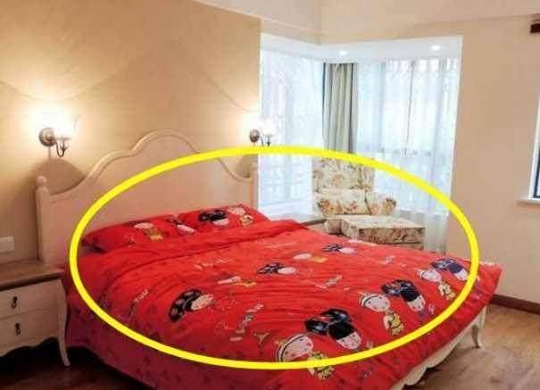 臥室內一定要保持乾淨！床頭放上3種東西「財神會不請自來」誰住誰發財