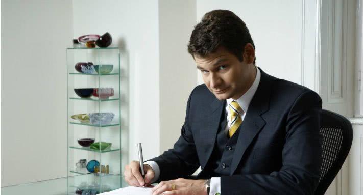 工資比新人少8千!老員工發現差距後心寒辭職 老闆漲800挽留被拒「隔天傻眼苦求」:回來復職吧