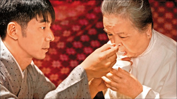 走出喪夫之痛！國寶級演員「梅芳阿姨」82歲不認老  天天一套「健身操」風采依舊