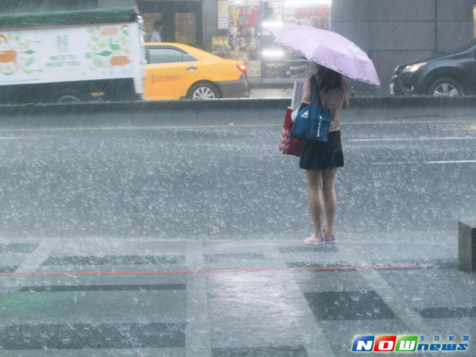 這波雨超髒！冷氣團發威「週六超大雷雨襲來」最低溫剩10度　第2波冷空氣接力來「這天開始回暖」