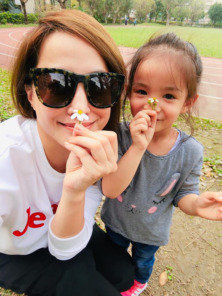 當父母好難！幼兒園學費「一學期15萬」媽嚇傻…王以路願為女兒「跪求土地公」