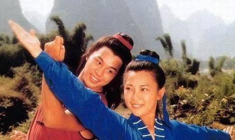 李連杰兩任妻子生活差很大！前妻在美容院「打工10年」 她卻「坐擁20億財產」無憂無慮