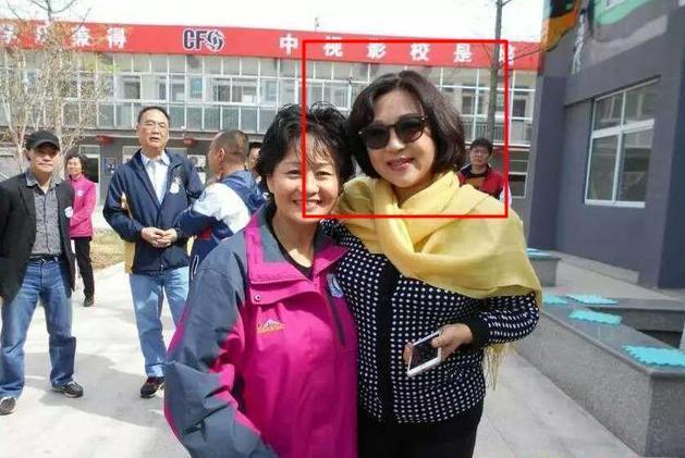 李連杰兩任妻子生活差很大！前妻在美容院「打工10年」 她卻「坐擁20億財產」無憂無慮