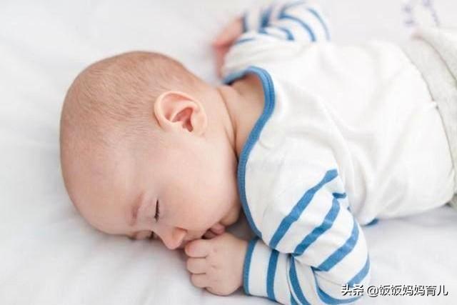 寶寶「睡姿」暗示不同性格！若你家寶寶是第4種，請務必留心阿～