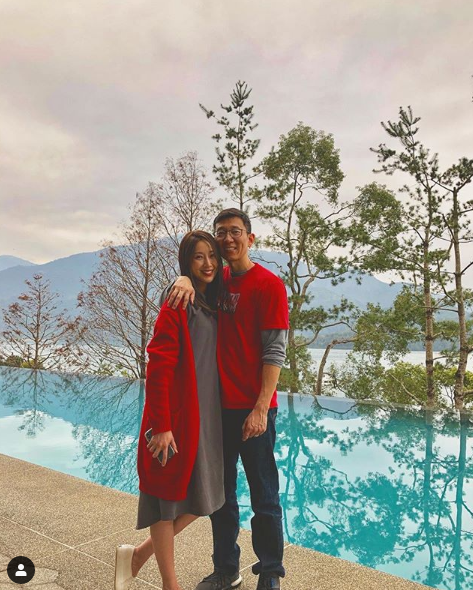 罕見露臉!隋棠2個月兒「體重已破7公斤」暴風成長 老公曬「Olie皺眉畫面」網驚呼:好成熟的臉