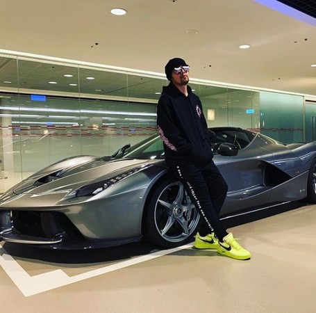 周杰倫炫耀「億萬跑車馬王」全世界最貴　打開車庫「停滿20台夢幻名車」網愣住：大哥你別玩車了...