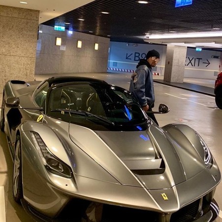 周杰倫炫耀「億萬跑車馬王」全世界最貴　打開車庫「停滿20台夢幻名車」網愣住：大哥你別玩車了...