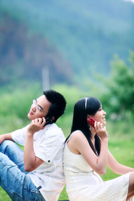 我遠嫁每月給父親寄3千，老鄉說父親上街撿垃圾，匆匆趕回愣了