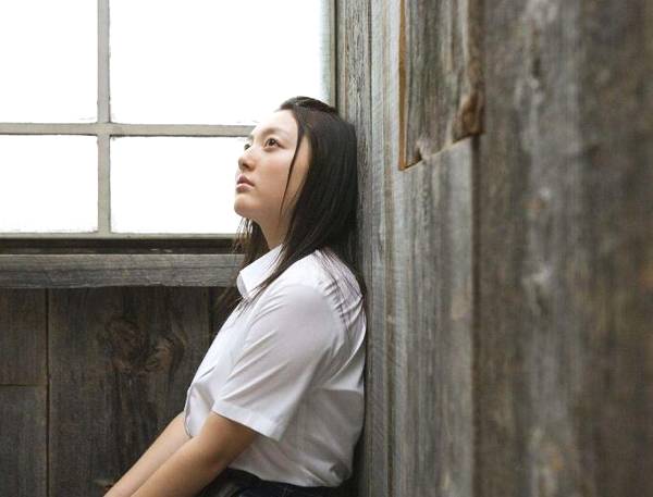 初次登門的準兒媳，見慘不忍睹的公婆家，竟做了「讓全村人驚訝的事」！