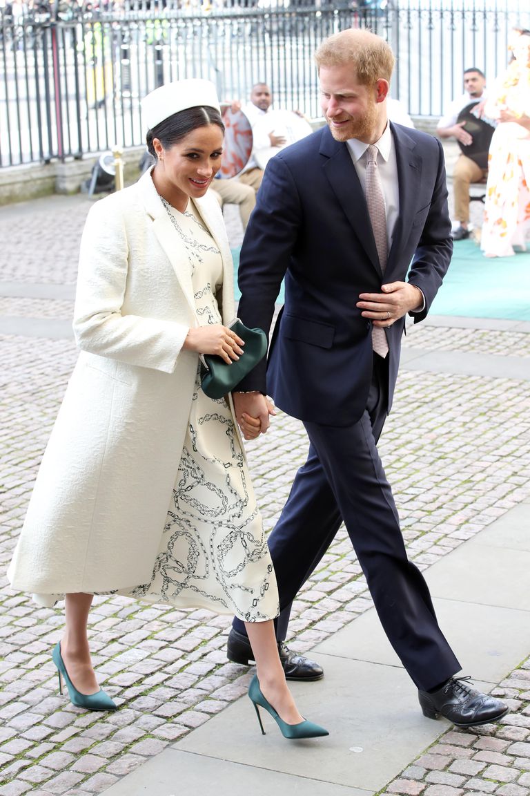 英國王室久違合體　梅根見到凱特「突如其來上前一個舉動」記者暴動狂拍：哈利威廉也被嚇一跳！