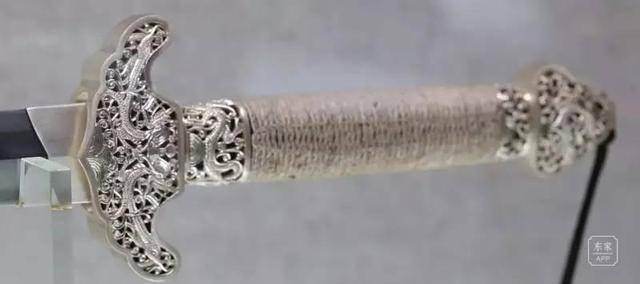 他造的三把劍，一把賣出高價，一把開創歷史，一把為金庸所邀