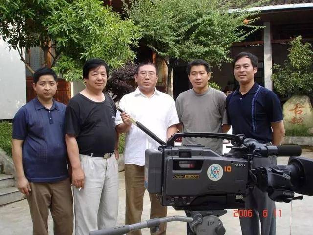 他造的三把劍，一把賣出高價，一把開創歷史，一把為金庸所邀