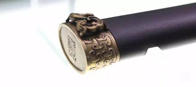 他造的三把劍，一把賣出高價，一把開創歷史，一把為金庸所邀