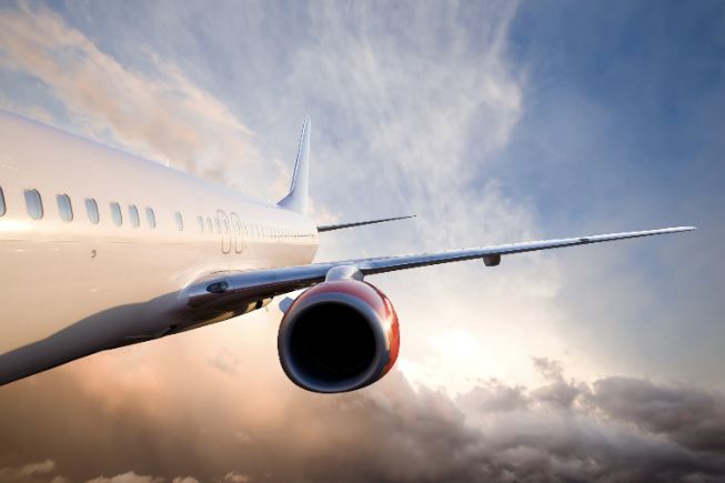 才剛起飛！粗心媽哭求折返：我把寶寶忘在機場　機長掉頭遭拒「下秒超霸氣」舉動網讚爆：太有guts