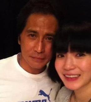 齊秦小24歲老婆身分曝光！年輕貌美「背景不簡單」為愛放棄事業　結婚9年今兒女雙全