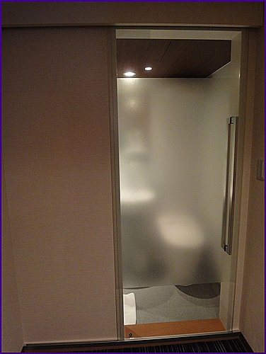 把「未婚妻跟老王」鎖在浴室！綠帽戰神再一招「他們惡行秒傳遍天下」　超猛手段根本烏龜之光！