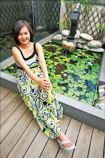 官靈芝砸2000萬擺脫前夫…再愛卻遇男友「誤觸手機」揭不忠 女兒「遺傳好歌喉」自認是阻礙