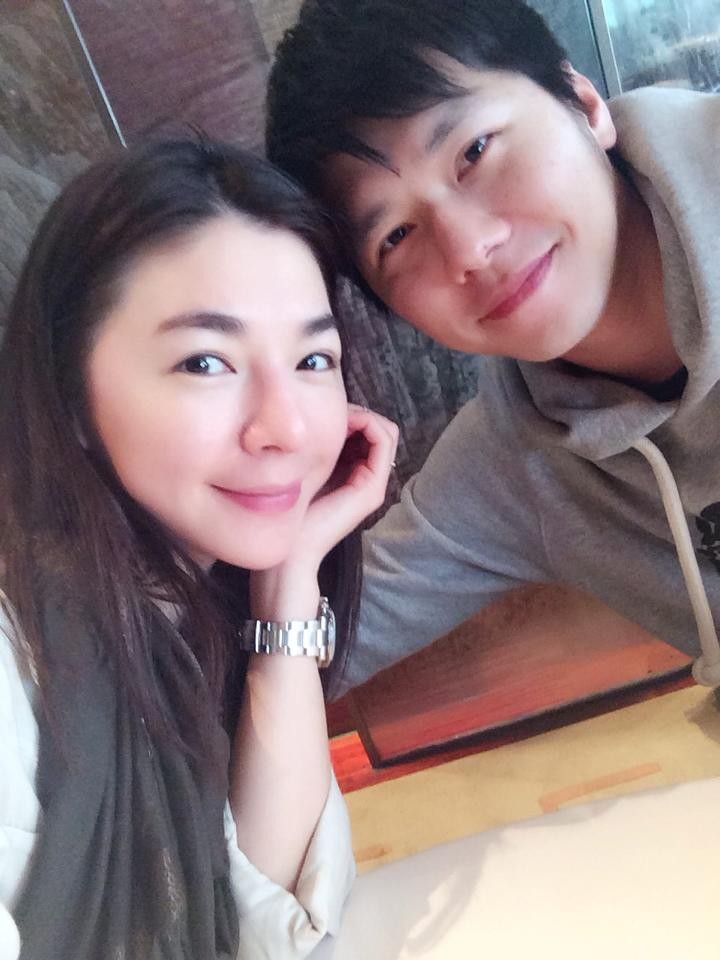 補辦百桌婚宴！顏清標出席帥兒婚禮「兩大老婆同時現身」　喜帖曝光「暗藏玄機」難怪兩房不鬥爭 