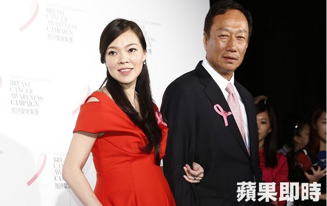 郭台銘祭前妻多年從未缺席！報告喜訊「5子8孫」福氣滿堂  身價2千億外界好奇「誰是繼承者」
