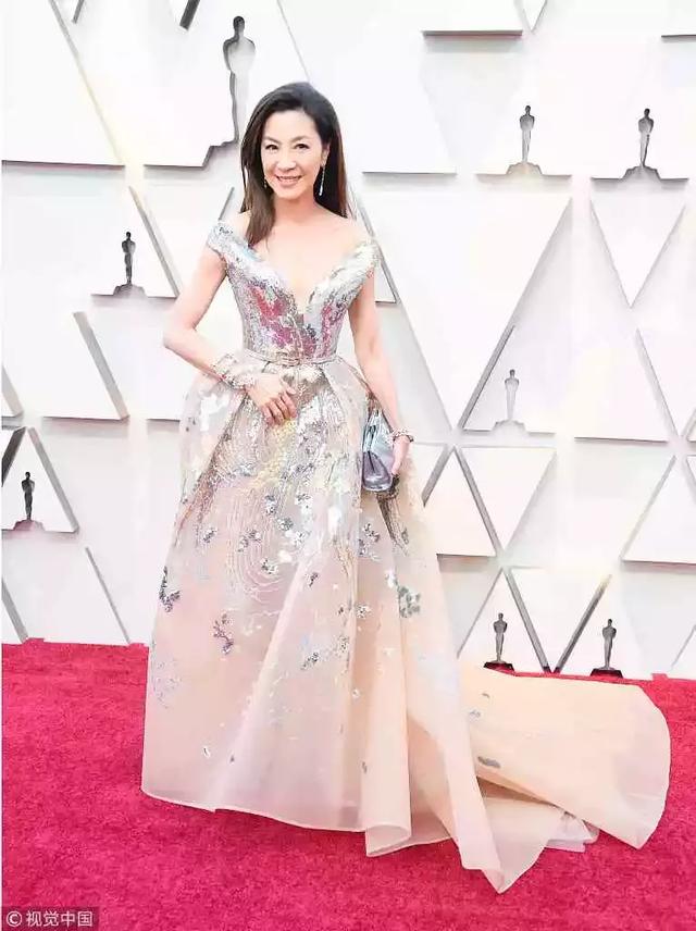 甩50億富二代，和1000億富豪戀愛15年不結婚，她比章子怡、張曼玉還要狂！