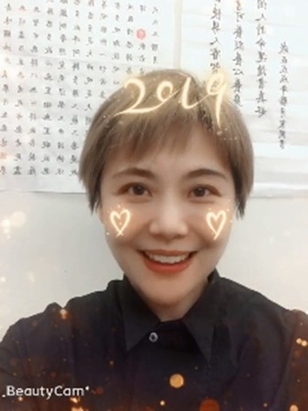 《還珠格格》俠女柳紅神逆齡！她嫁圈外老公「曬乖巧女兒」  如今剪去長髮網友大讚：比21年前還美