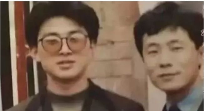 千萬倍奉還！朋友落魄潦倒「他立刻掏4600塊協助」 　 失聯32年後「竟獲贈4600萬金店面」