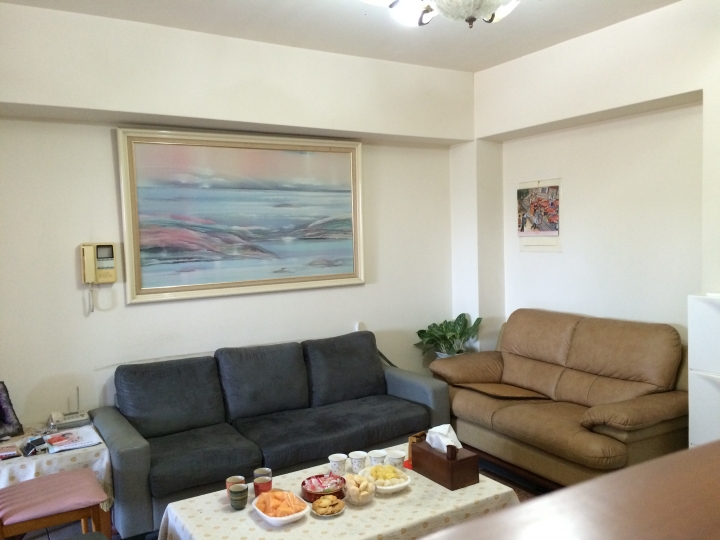 業主砸百萬改造「從小住到大20年老屋」！不起眼老家→高質感豪宅「一開電視櫃超狂收納」網讚翻