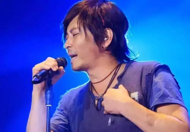 王傑一生坎坷真的累了！從小被棄養「20歲成單親爸」 與前妻離婚「10幾年不見兒」：我想當好爸爸