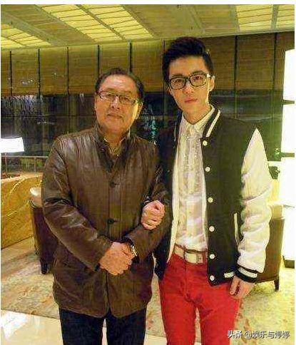 經典「豬八戒」無人超越！兒子億萬富豪「妻子69歲依然貌美」 如今74歲笑當人生贏家