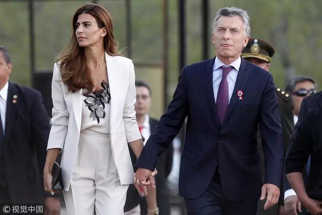 甩身價30億豪門，又嫁130億「最帥總統」35歲離過婚，還帶著孩子的她憑什麼？