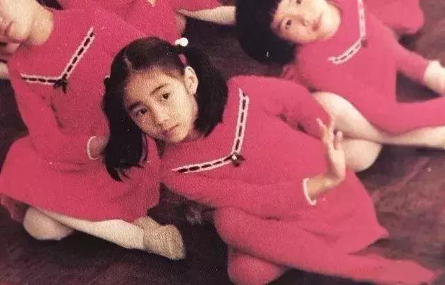 家道中落，親弟無法自理，嫁跛腳富豪！今逆襲成身價10億女總裁，被嘲臉僵的她：先管好你自己！